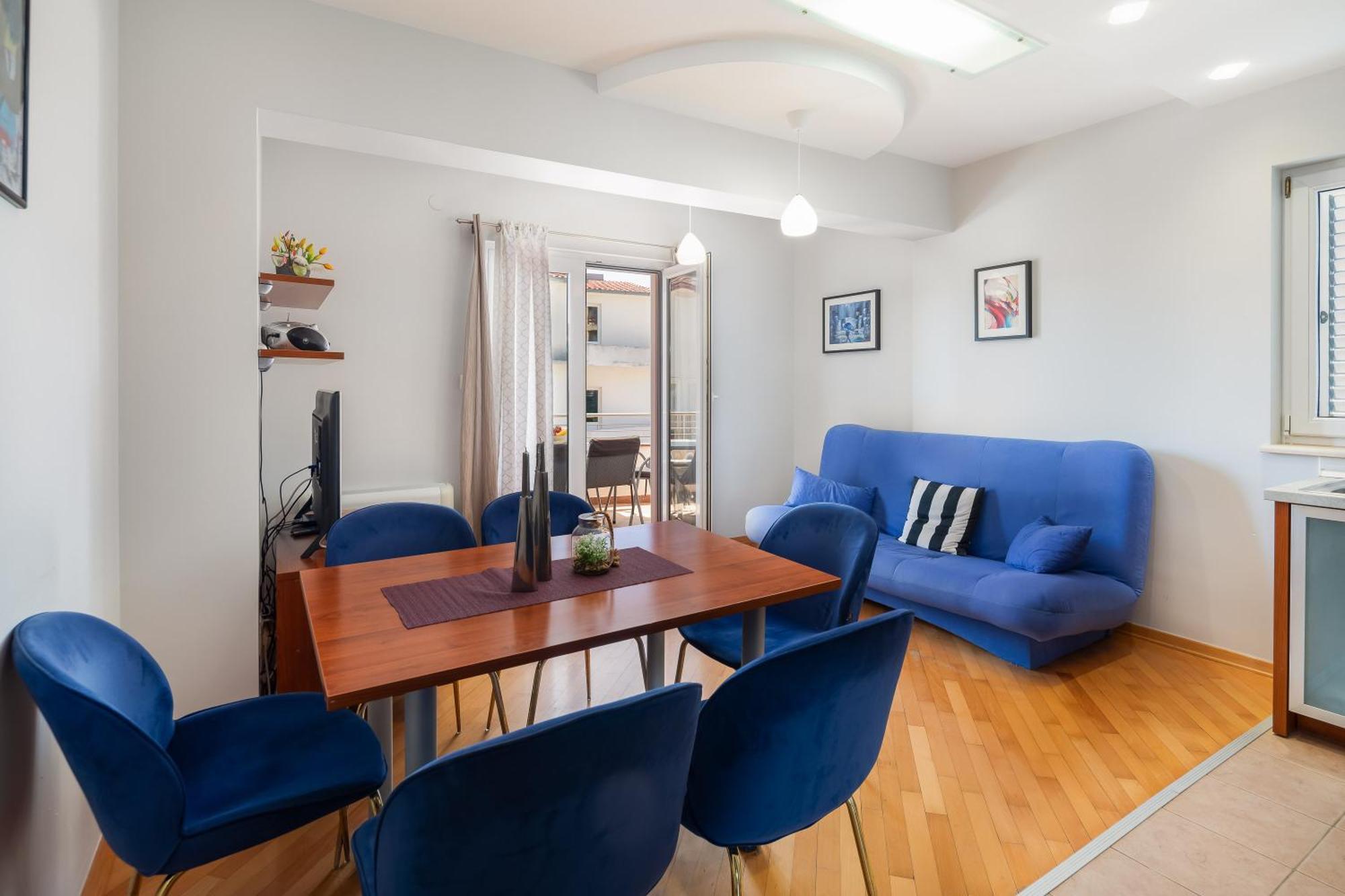 Brkic Apartments With Private Parking Makarska Room photo