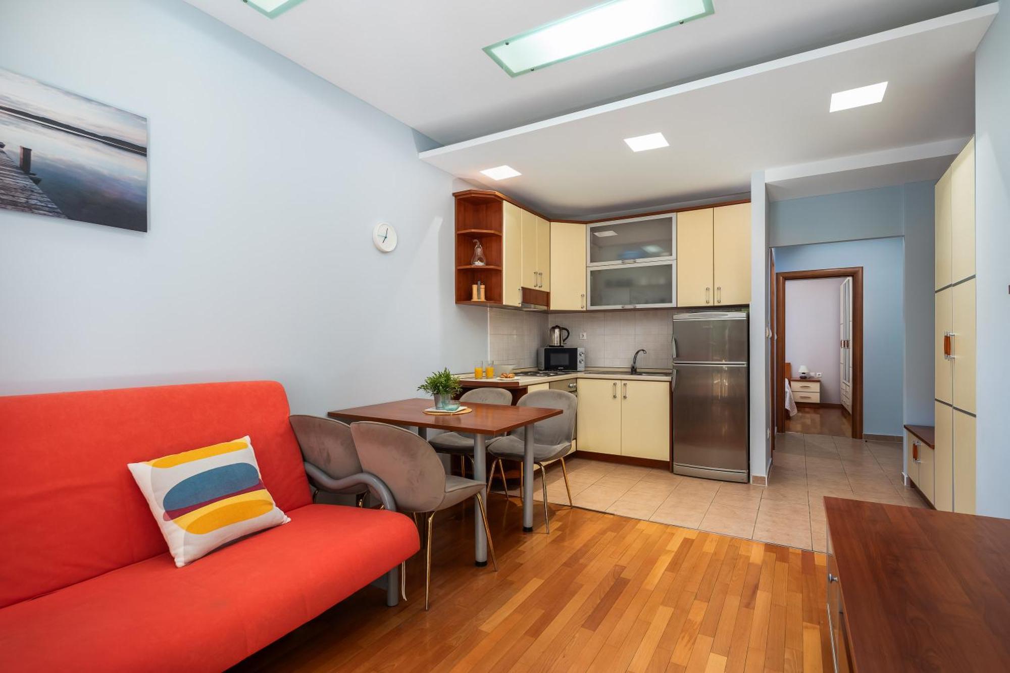 Brkic Apartments With Private Parking Makarska Room photo